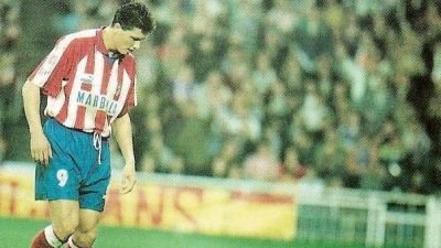 Another one of Antić's signings was 6'2" centre forward Lyuboslav Penev from Valencia who only recently had recovered from a bout with testicular cancer. And like Pantić, Penev's signing was also questioned by both, the press and the fans.