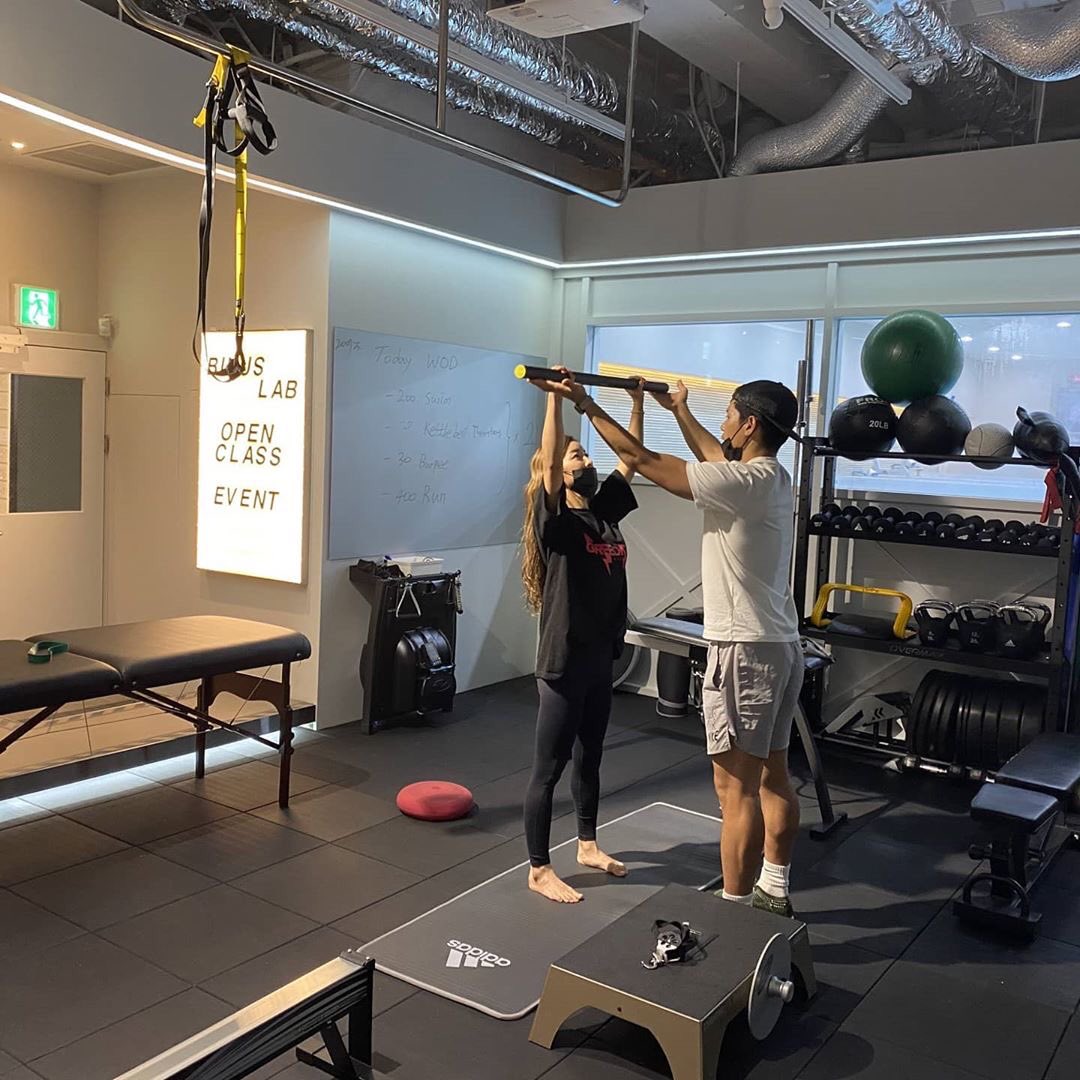 SunyoungBRA's tweet photo. [FOTO] 30.07.20
Atualização da conta @/bikus_lab_official no Instagram com fotos da Luna visitando à academia.

*Luna tem como objetivo cuidar de suas pernas no estilo The Law Of The Jungle 

#루나 #LUNA #FX #에프엑스 @official__luna https://t.co/75GdapW8nI