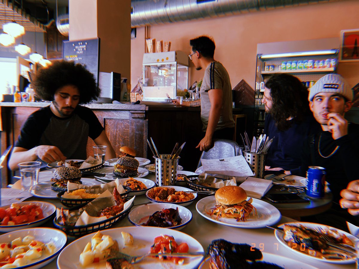 Yesterday, we had a staff food tasting session! Have you tried our new menu? Feel free to ask our staff their recommendations 🤤🤤