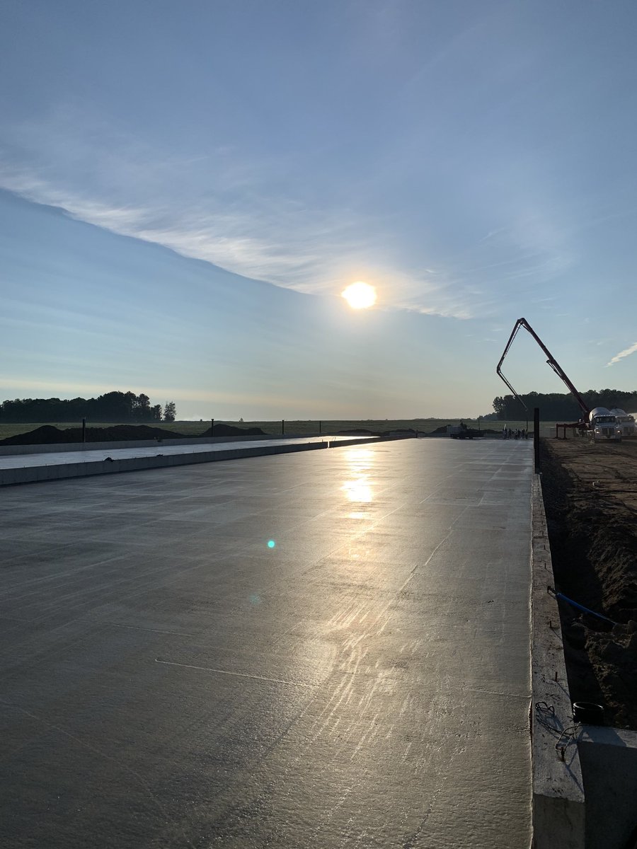 The sun is up and we are 3 hours into the floor pour and reaching halfway.... 240 cubic meters on the ground!!