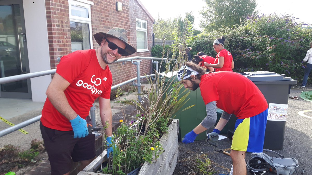 DeanCourtCC's tweet photo. Huge, huge thanks to @GGOxford for selflessly giving their evening yesterday to bring beauty to our outdoor area again. We cannot believe the transformation! If you've got a project that needs help, we highly recommend them. https://t.co/oViLrUGgzL