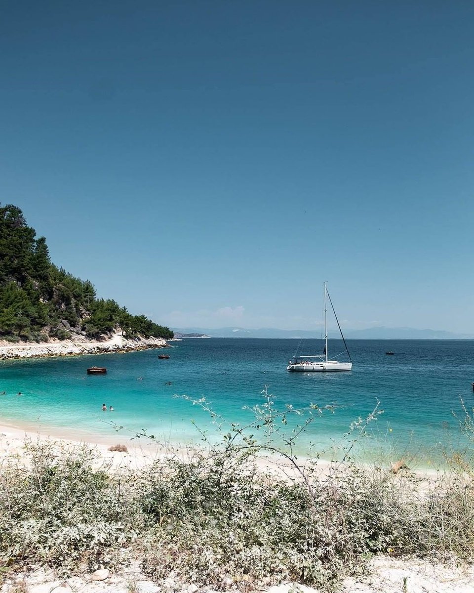 MarketingGr's tweet photo. German travel blogger @nightelephant recently visited #Thassos & #Kavala and admitted she hasn't had sο much fun in a long time: diving, great conversations, amazing food, lots of ouzo, cats! 💙🇬🇷 #MarketingGreece #BloggerTrip https://t.co/6So1dX6MYo