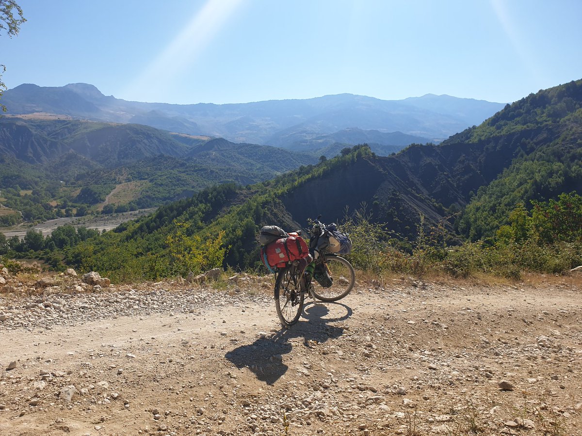 elmers87's tweet image. Is there a word that captures the awe of a beautiful valley mixed with the emotion that you&apos;re only going to have to go up all the way again on the other side?

#LanguageQuestions
#NewStoryRide