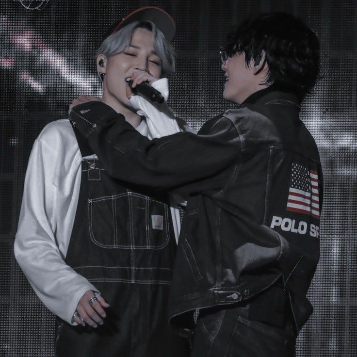 TwKcucherry's tweet photo. "Ты — с Луны, я — со звёзд.
Мы всё те же. Я знаю о тебе всё."

#FriendshipDay #Friends #FriendshipDay2020 #vmin https://t.co/enCQE1iJVx