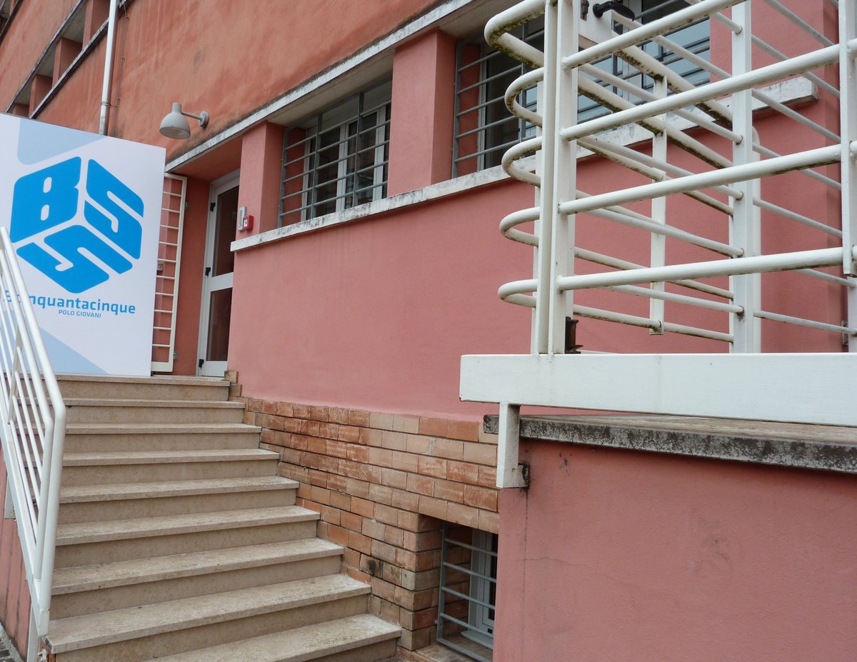 CittadiVicenza's tweet photo. Progetto Giovani Vicenza, chiusura estiva da lunedì 3 a domenica 23 agosto
https://t.co/SCUNmdXq4B https://t.co/hj3EzWVfRp
