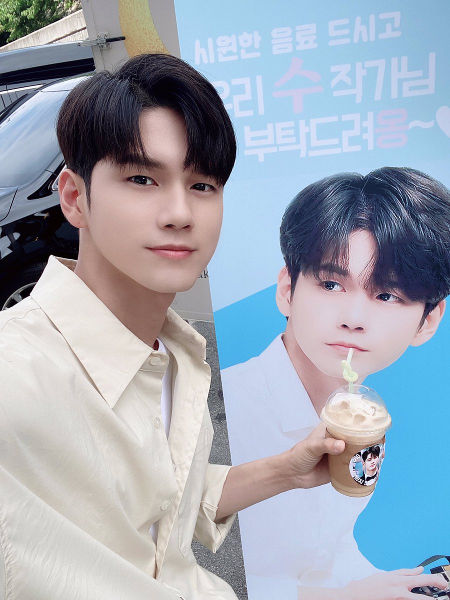 [💕] 위로 여러분 너무 고마워요!! 오늘도 잘먹었 #수🙂

#옹성우 #ONGSEONGWU