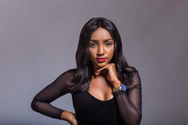 Radio2000_ZA's tweet photo. Coming up| Candid With @CarolOfori we chat to actress @nozi_langa who plays the role of Glenda on @SkeemSaam3 , also stars in @MuvhangoSA
#QueensOfGrace https://t.co/rbSYpaJTHs