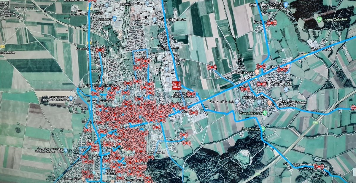 V 2 urah je 112 prejel 851 klicev prebivalcev Domžal. Poškodovanih več kot 350 streh objektov ter še več vozil. Na sliki so prikazani poškodovani objekti v centru Domžal. Sosednjim občinam hvala za pomoč. <a href="/visitdomzale/">Visit Domzale</a> #točavdomžalah