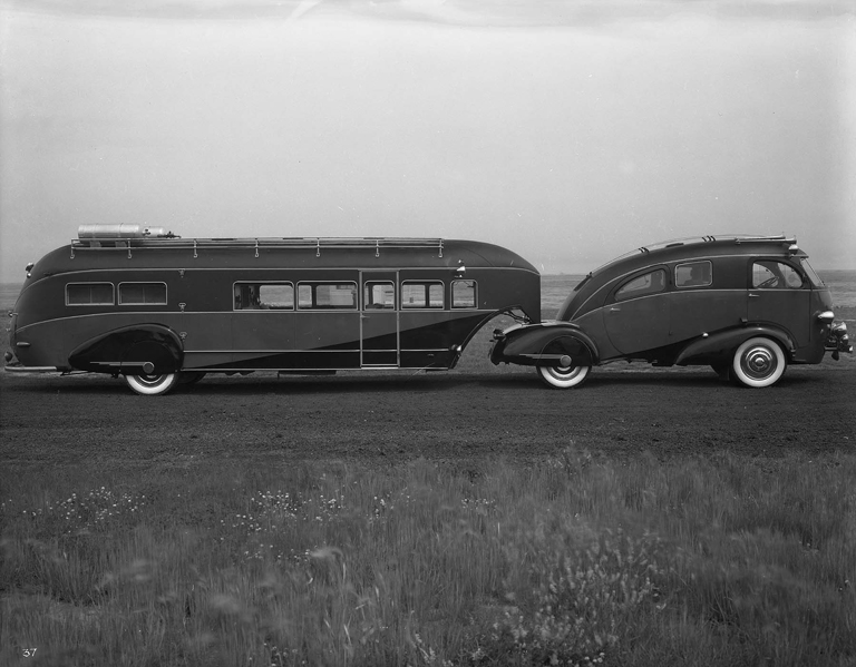 Meet the 1936 Zephyr Land Yacht. Streamlined beauty designed by Brooks Stevens.Land yachts are essentially huge, long caravans/motorhomes, and there is no doubt they are absolutely bangin'. #banginlandyachts