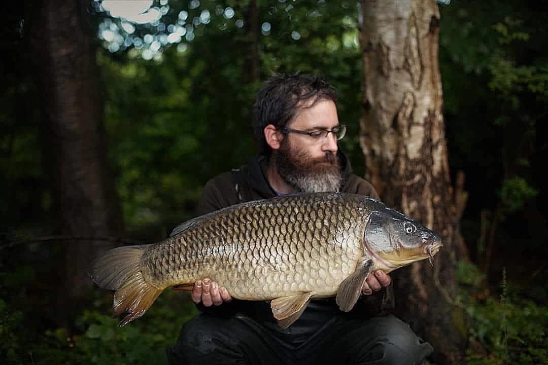 CarbonBaits's tweet photo. Ali fisher stalked two lovely fish out of the edge on his recent trip out. Over a light scattering of crushed tigers &amp; Bait Guru G-Kraye boilie crumb.
.
.
#carbonbaits #hasslefree #particle #hemp #maize #tigers #minimix #partimix #hookbaits #carpy #angling #carpfishing #carp https://t.co/WyIiSGTMHQ