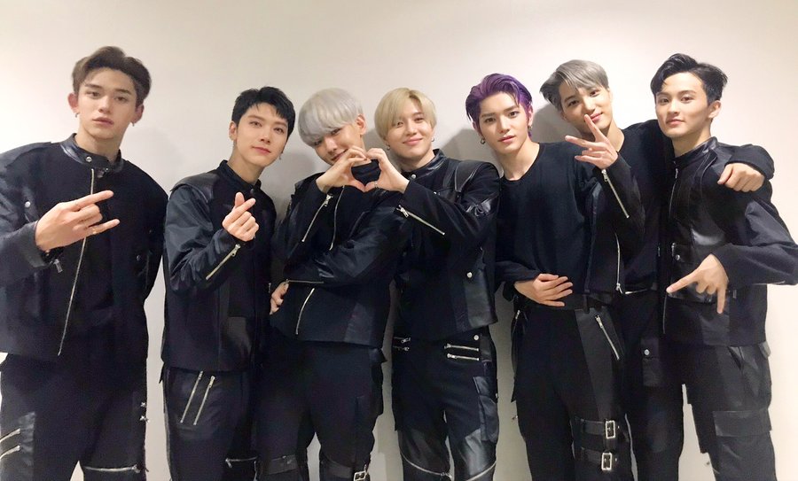 EeKK4WsVoAET7vR?format=jpg&name=900x900