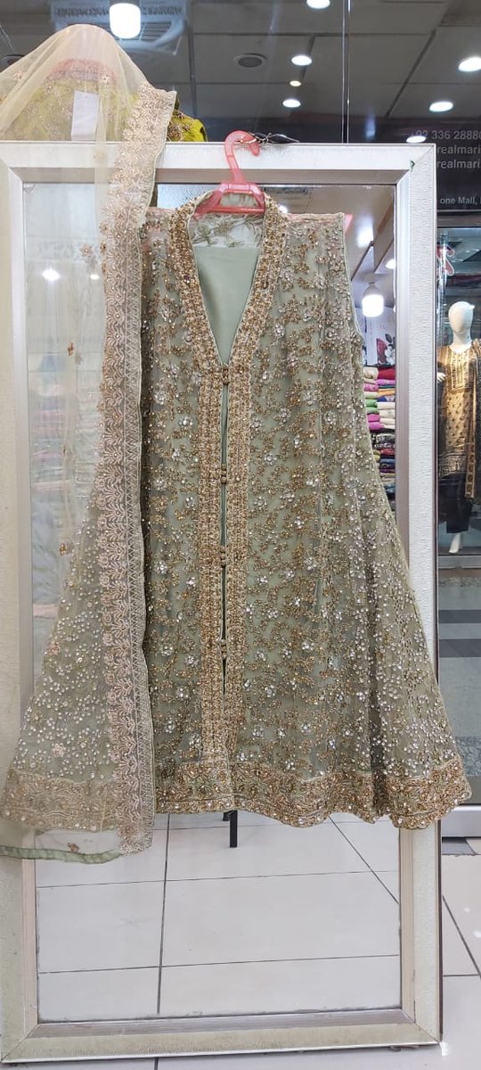 FashionEdge2's tweet image. #Newarrival_wedding
#frontopen peplum
Semistich
Price 9000/
Payment in advance only 
Del will be apply