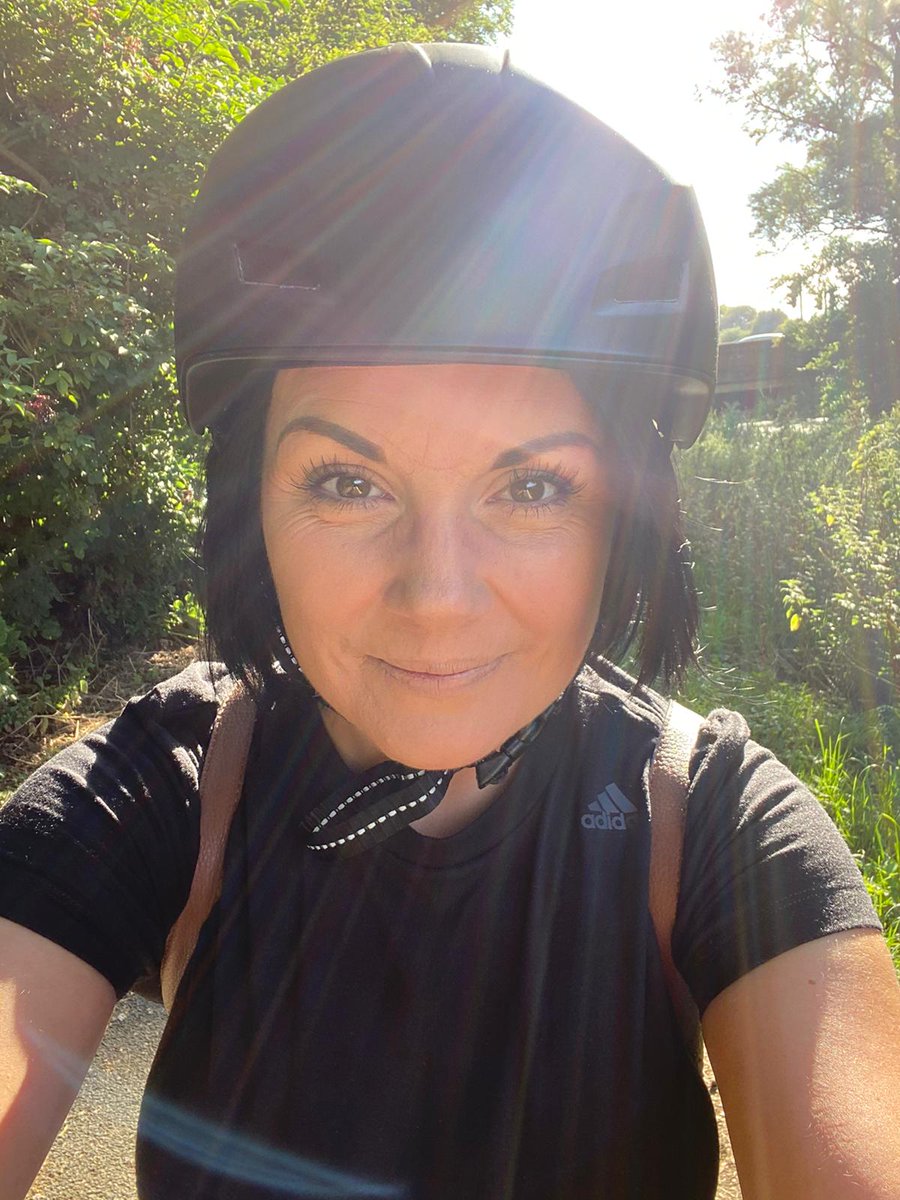 bradshaw5923's tweet image. The bike finally arrived so hopped on for my first journey into work - only 15 mins longer than my journey by car, through some beautiful scenery and even the parts on road weren't as bad as I thought....why did I not do this before!!