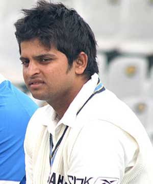 He kept on improving as a batsman and as a fielder. Soon he was appointed as UP's captain for U16 side. In the same year,  @ImRaina also made his first class debut just at 15. In the same season, he also started touring with India U19.(6/n) #15YearsOfRaina