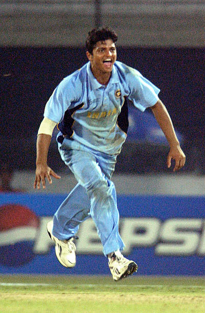 After sowing is consistency on U19 tours to England, Sri Lanka and Pakistan (Youth Asia Cup), he was picked for the U19 World Cup squad, 2004 where he also scored 247 runs in 7 innings and was India's 2nd top run scorer.(7/n) #15YearsOfRaina