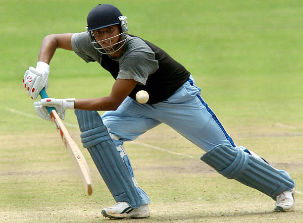 In 2005, after making mark and scoring 645 runs at 53.75 in his debut List A season including a match winning 129 against East Zone,  @ImRaina was called up for the Indian National Team for the first time ever.(9/n) #15YearsOfRaina
