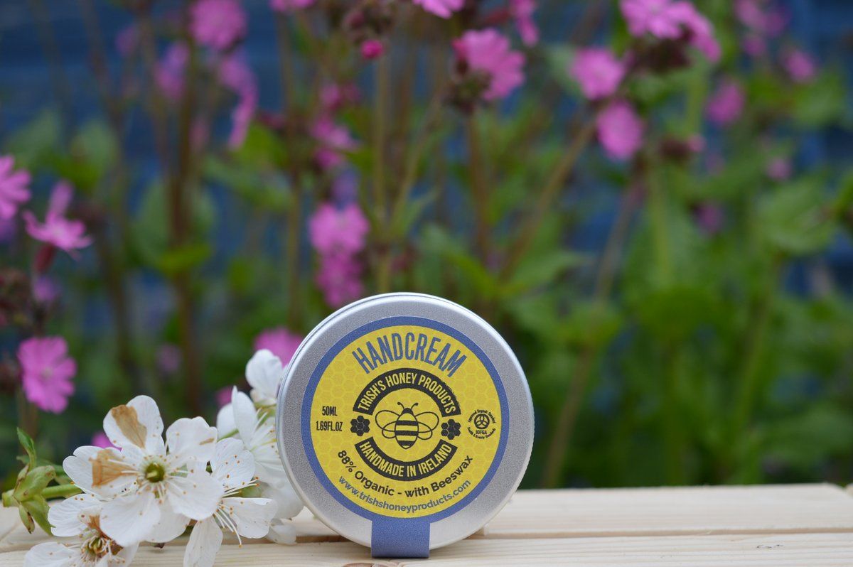 TrishsHoney's tweet photo. Bee-Kind to your Skin care for dry &sore hands with our Organic Beeswax Handcream
#MondayMorning #MondayMotivaton #dryhands #chappedskin #beeswaxhandcream #handcream #irishmade #irishhandcream
https://t.co/LU1sqB0MoD https://t.co/F69fFnLTOD
