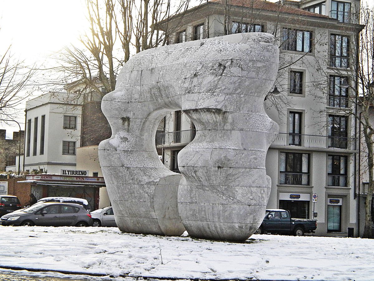 Henry Moore, Large Square Form with Cut (1969–71), (marble), Piazza San Marco, Prato