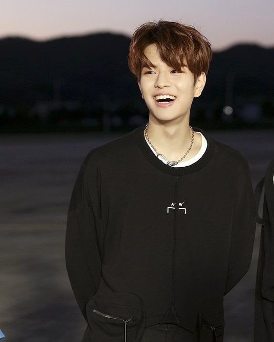 — seungmin as your boyfriend; a lovely thread  #StrayKids    #skz