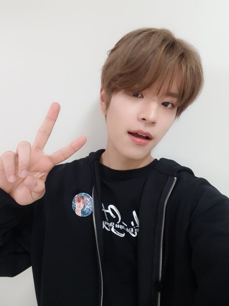 — seungmin as your boyfriend; a lovely thread  #StrayKids    #skz