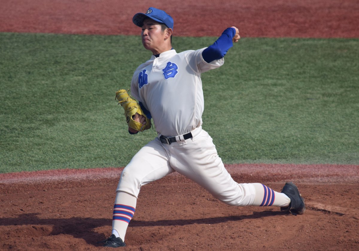 asahi_sendai's tweet photo. #高校野球
 #仙台 ４ー１ #東陵 

仙台が22年ぶりの決勝進出を決めました！

打線が「右方向へ転がす意識」で東陵の今大会無失点のエース佐藤柳之介君を攻略。エース鎌田健太郎君が１失点１四死球完投しました。
鎌田君は昨夏敗れた #仙台育英 との再戦に「挑戦者の気持ちで」と気を引き締めます。 https://t.co/Y5ledMRolY