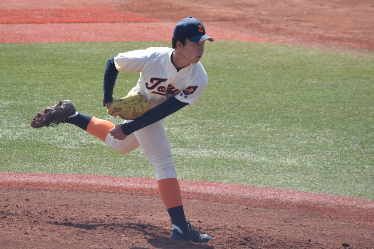 asahi_sendai's tweet photo. #高校野球
 #仙台 ４ー１ #東陵 

仙台が22年ぶりの決勝進出を決めました！

打線が「右方向へ転がす意識」で東陵の今大会無失点のエース佐藤柳之介君を攻略。エース鎌田健太郎君が１失点１四死球完投しました。
鎌田君は昨夏敗れた #仙台育英 との再戦に「挑戦者の気持ちで」と気を引き締めます。 https://t.co/Y5ledMRolY