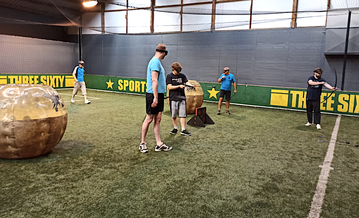 ecomify_de's tweet photo. Unser #teamecomify war gestern zusammen Arrow Tag spielen. Die Zusatzqualifikation als Bogenschütze wurde von allen erfolgreich absolviert ;) #teamevent #pfeilundbogen https://t.co/uU2nl6jbfl