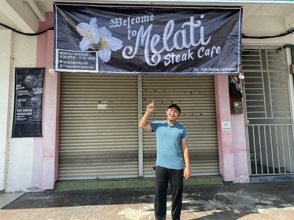 acap_lamsah's tweet photo. Wahai warga Twitter sekalian,
Saya dengan ini berbesar hati untuk menjemput anda semua untuk opening kedai saya di Kuala selangor berhmpiran DIY dan tesco pada 3/8/2020(isnin depan)
Mohon bantu rt untuk rezeki family saya, ada promosi tau - chickenchop ambeng π₯π₯π₯ https://t.co/KyCbNgUBkG