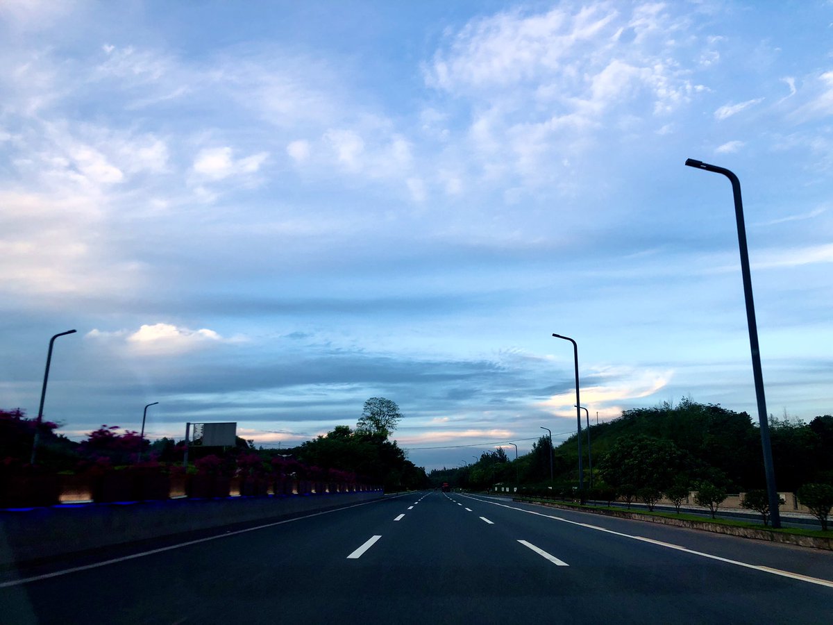 yuner2002's tweet photo. 最近逛了好多地方，见好多美景，玩儿的时候她拍出来的，我都想当壁纸了 https://t.co/bovAsEFjDd