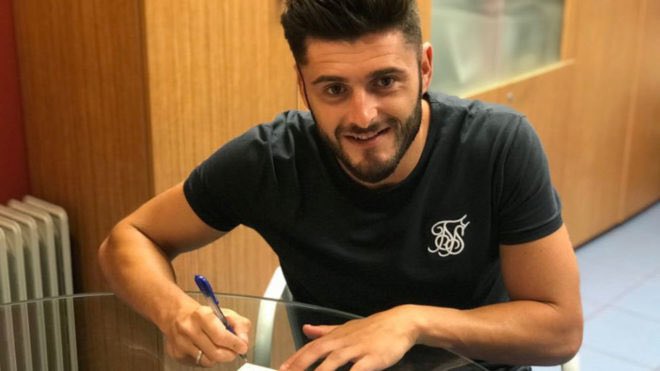 robbertomateo's tweet photo. 🔵⚪️INFO ATB

Como sabéis, fue contactado antes del PO y el club insiste mucho en ficharle.

El portero JUAN CARLOS está cerca, nunca mejor dicho, está en sus manos. https://t.co/JhPu9H1sKm