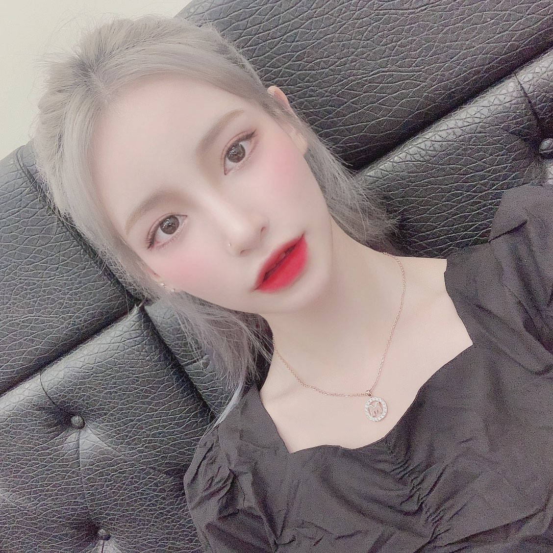 [#비안]

앤써들 잘 지내구 있죠?
감기 조심하구, 늘 행복해야해
사랑해 🤍

💿뱐플리💿
•태연-Blue 
•박혜원-차가워진 이 바람엔 우리가 써있어
-
#ANS #BIAN #에이엔에스 #비안