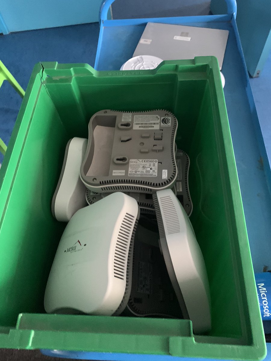 crsaat_it's tweet photo. Out with the old in with the new! The northern team are at @thersaacademy today beginning the swap from Meru AP’s to @ubnt Nano HD’s https://t.co/IMIl1HJieU