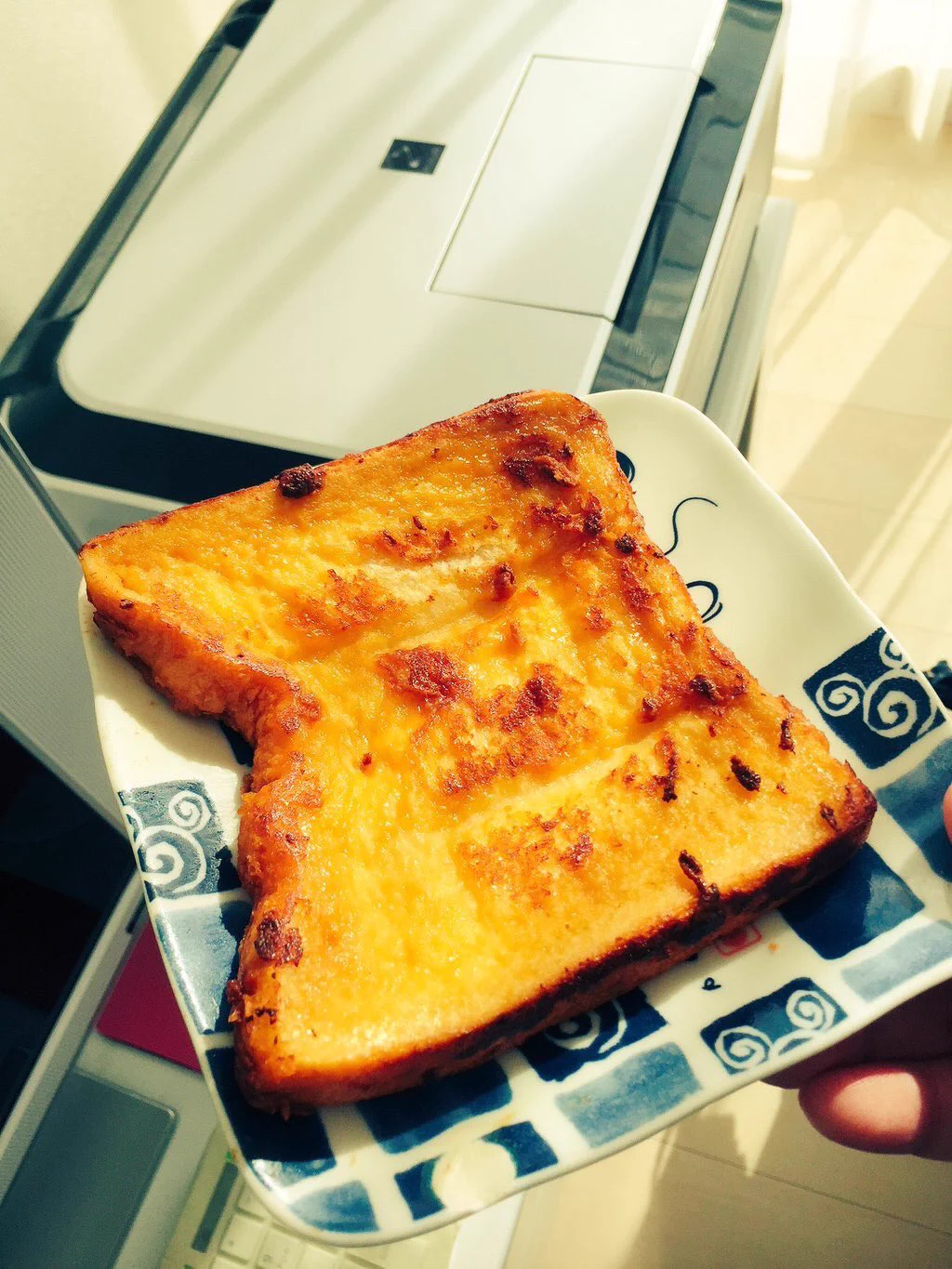 実は超簡単！？プリンと食パンをフライパンにぶち込んで作るフレンチトースト！