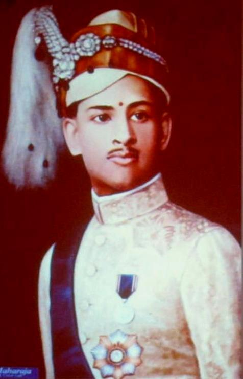 3. all the expenses of the University. Above all, all Hindus were allowed to enter into all the  #Temples, without any bias on the caste, which was prevalent throughout India that point in time. When the talks were on between the Indian representatives & King Chithirai Thirunal