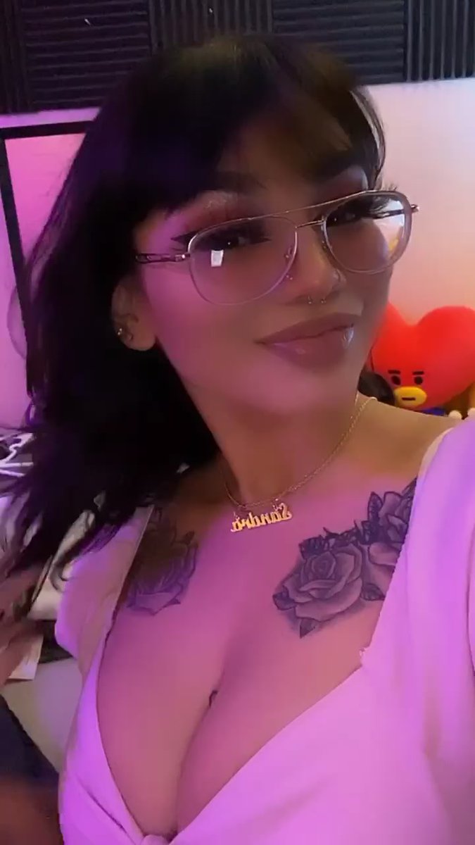 HungStepMami's tweet image. 𝕭𝖎𝖌 𝕯𝖎𝖈𝖐 𝕸𝖆𝖒𝖎

- Hung (Big dick energy) 

- Can be detailed 

- Definitely your new mommy. 

- Dom but can sub for some. 

- Your Daughter and Your Son Call her mommy too.