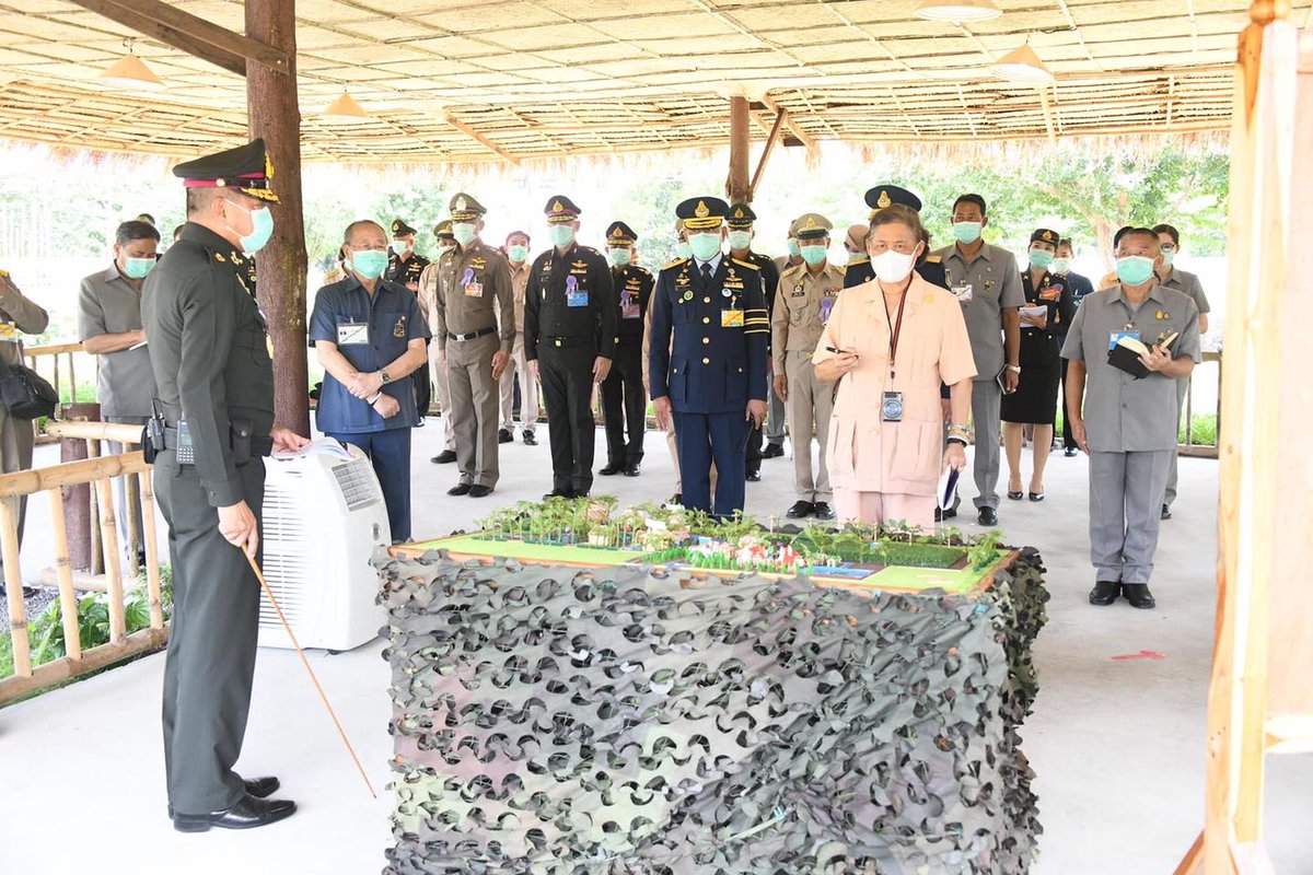 army2pr's tweet photo. สมเด็จพระกนิษฐาธิราชเจ้า กรมสมเด็จพระเทพรัตนราชสุดาฯ สยามบรมราชกุมารี ทอดพระเนตรโครงการทหารพันธุ์ดี กองพันทหารราบ โรงเรียนนายร้อยพระจุลจอมเกล้า อ.เมือง จ.นครนายก 

ซึ่งตั้งขึ้นเมื่อ 18 พ.ค.63 เพื่อให้หน่วยทหารเป็นส่วนหนึ่งในการพัฒนาความรู้ด้านเกษตรกรรม 
#ทรงพระเจริญ #ทหารพันธุ์ดี https://t.co/9YNlMaSMpP