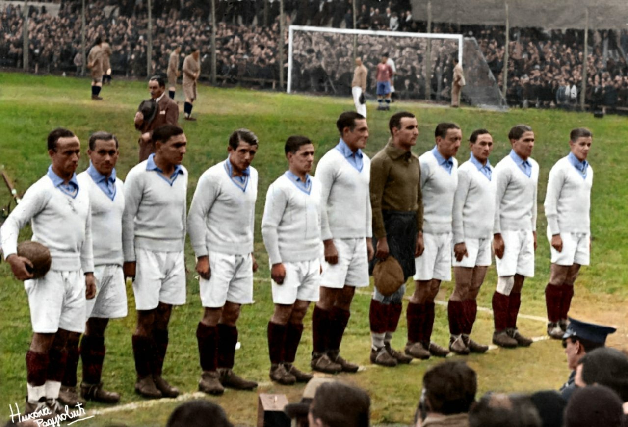 FOTOS HISTORICAS O CHULAS  DE FUTBOL - Página 17 EeKb0gQWoAQ1Er9?format=jpg&name=large