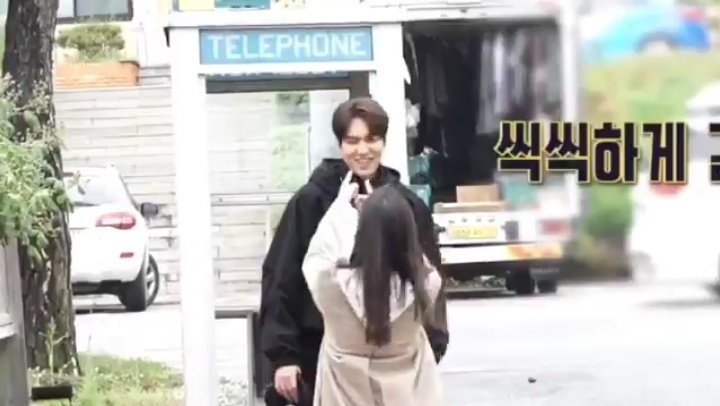luvseunhyuk's tweet photo. no one:

literally no one:

lmh&amp;kge: https://t.co/ilAfR2Kz8t