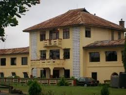 SunshineVGuard's tweet photo. Good Day Tweeps 😊
We'd be beaming our torch on the Owo Museum of Antiques for this week's edition of #ThursdayTour
Owo Museum is a museum in Owo, Nigeria. The museum was founded in 1968 to accommodate the antiquities which were formerly in the Olowo Palace. https://t.co/3gGyqLNeLj