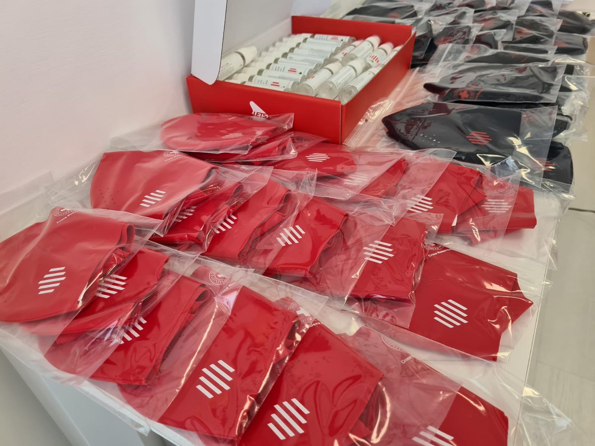 crocerossa's tweet photo. A Roma, nella sede della #CroceRossa, la presentazione di #YouSafeMask, la mascherina intelligente progettato da @accyourate per supportare operatori sanitari e volontari nella risposta alle nuove esigenze di salute e prevenzione. https://t.co/XW2PYoGhEr
