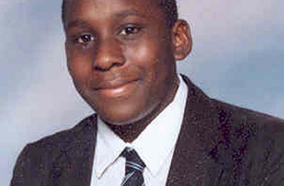 Today marks the 15th anniversary of Anthony Walker's death - an 18 year old student with a bright future ahead murdered in a racist killing. 'Racism is a diaease because what it does is kill' Gee Walker. Today of all days my heart is with you and your family. #BlackLivesMatter