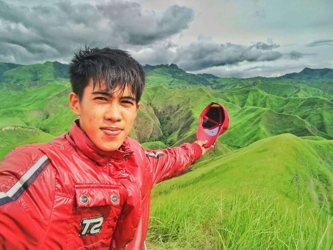 uniquephl's tweet photo. Let's go South!
Sultan Kudarat, Mindanao? What comes in your mind?
This is La Palmera Mountain Ridge of Brgy. Sucob, Columbio, Sultan Kudarat.
Switzerland and Batanes combined of the South!
#UniquePH
#UniquePhilippines
#SultanKudarat
#MountainRidge
#LaPalmeraMountainRidge https://t.co/uIfKuTmqvf