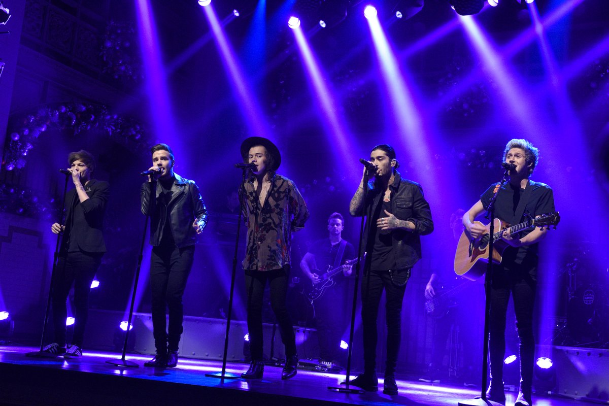 missing_niam's tweet image. i want to thank this wonderful people for making me a clown, i'm extremely happy that i have them x
@onedirection @TheVampsband 
@Louis_Tomlinson @LiamPayne @Harry_Styles @zaynmalik @NiallOfficial @TheVampsJames @TheVampsCon @TheVampsBrad @TheVampsTristan