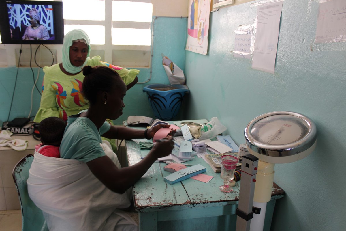 medicusmundinam's tweet photo. 😷 Iniciamos nuevo proyecto en #Senegal, con el que conseguiremos que 50 profesionales de la salud cuenten con una mayor protección ante la #COVID19. Porque ellas y ellos son el corazón del sistema https://t.co/LVZ7vzOJlO Gracias al @Pamplona_ayto por creer en este proyecto 🥰 https://t.co/UEEP37DhkE