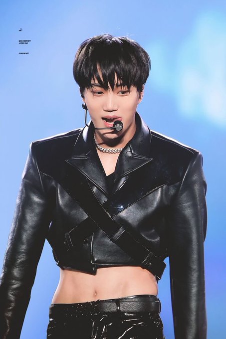 A never ending Thread of EXO KAI aka Kim Jongin slaying crop tops   @weareoneEXO