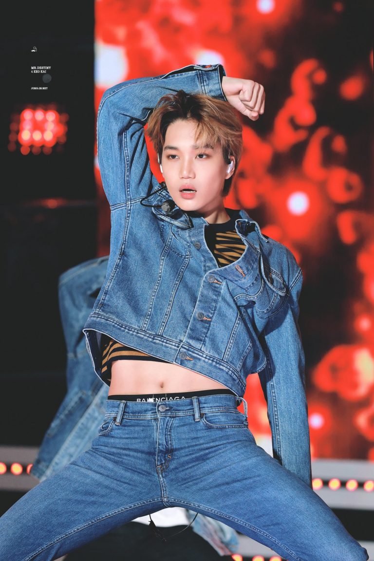 A never ending Thread of EXO KAI aka Kim Jongin slaying crop tops   @weareoneEXO