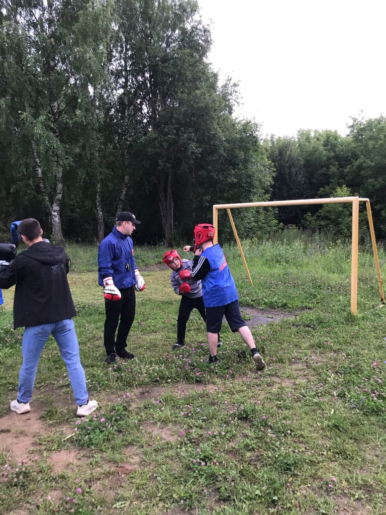 ivmger's tweet photo. Бокс – это один из видов единоборства!

В честь дня бокса Кинешемское местное отделение провело открытую тренировку на свежем воздухе.

#Спорт #МГЕР #МГЕР37 #МолодаяГвардия #Кинешма #Иваново #Бокс https://t.co/GxSbzKgSQ5