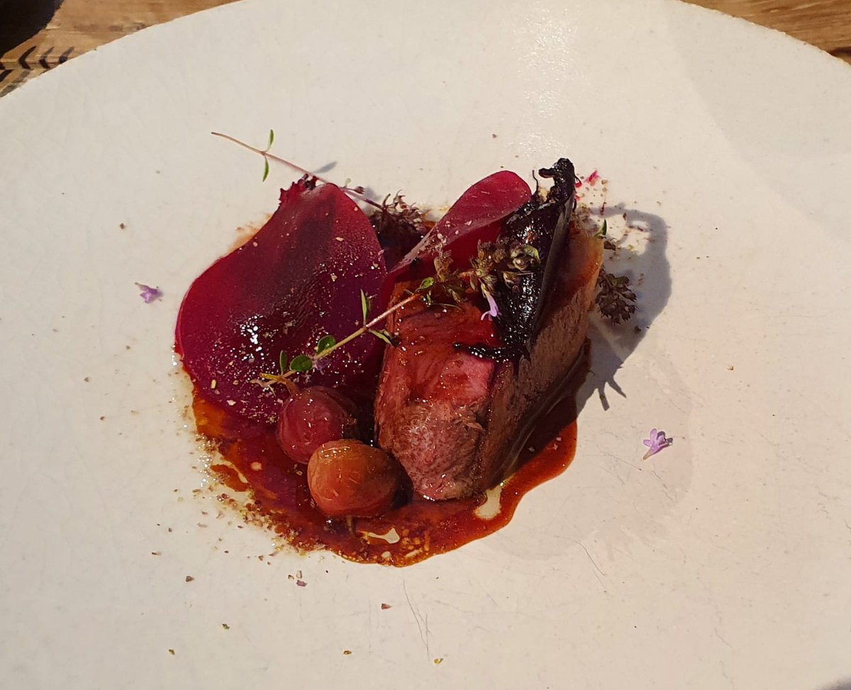 guideMichelinFR's tweet image. Après plus de deux ans d'absence, retour prometteur d'Angelo Ferrigno à #Dijon avec son restaurant Cibo (ingrédient en Italien) autour d'une cuisine française  créative et locavore en diable (approvisionnement dans un rayon de 200 km). Pensez à réserver !