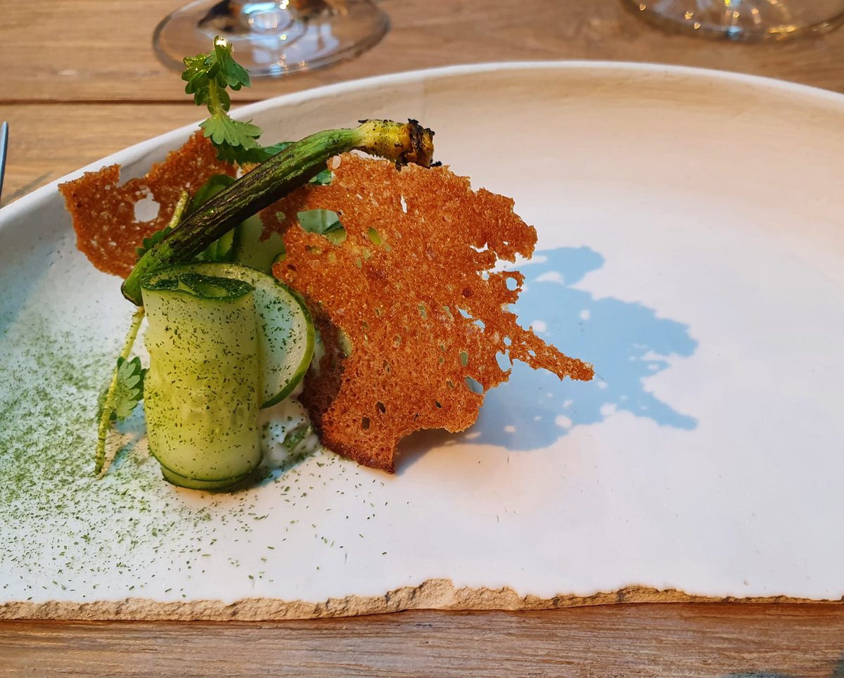 guideMichelinFR's tweet image. Après plus de deux ans d'absence, retour prometteur d'Angelo Ferrigno à #Dijon avec son restaurant Cibo (ingrédient en Italien) autour d'une cuisine française  créative et locavore en diable (approvisionnement dans un rayon de 200 km). Pensez à réserver !