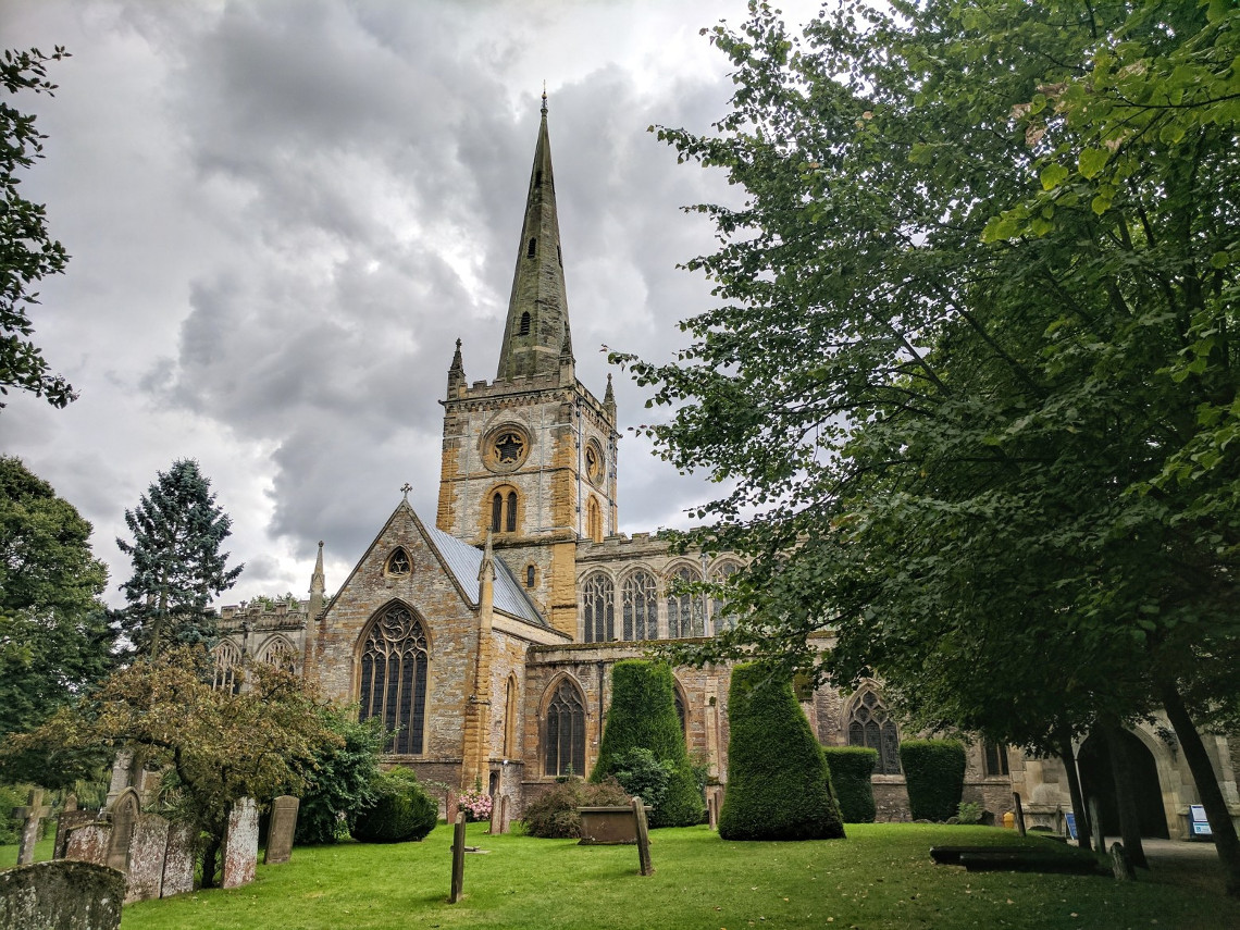 3) The ring was discovered near Holy Trinity Church in the market town of Stratford-upon-Avon, Warwickshire. A town synonymous with its most famous son. Where the greatest writer in the English language, William Shakespeare (1564-1616), was born, raised, where he lived and died..